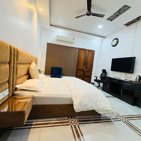 Shreshth Home Stay - Best Family Accommodation - 3Km From Har Ki Pauri, Haridwar, Uttarakhand Eksteriør billede