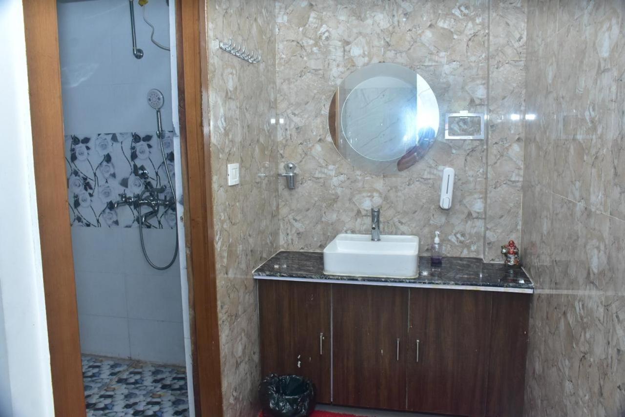 Shreshth Home Stay - Best Family Accommodation - 3Km From Har Ki Pauri, Haridwar, Uttarakhand Eksteriør billede