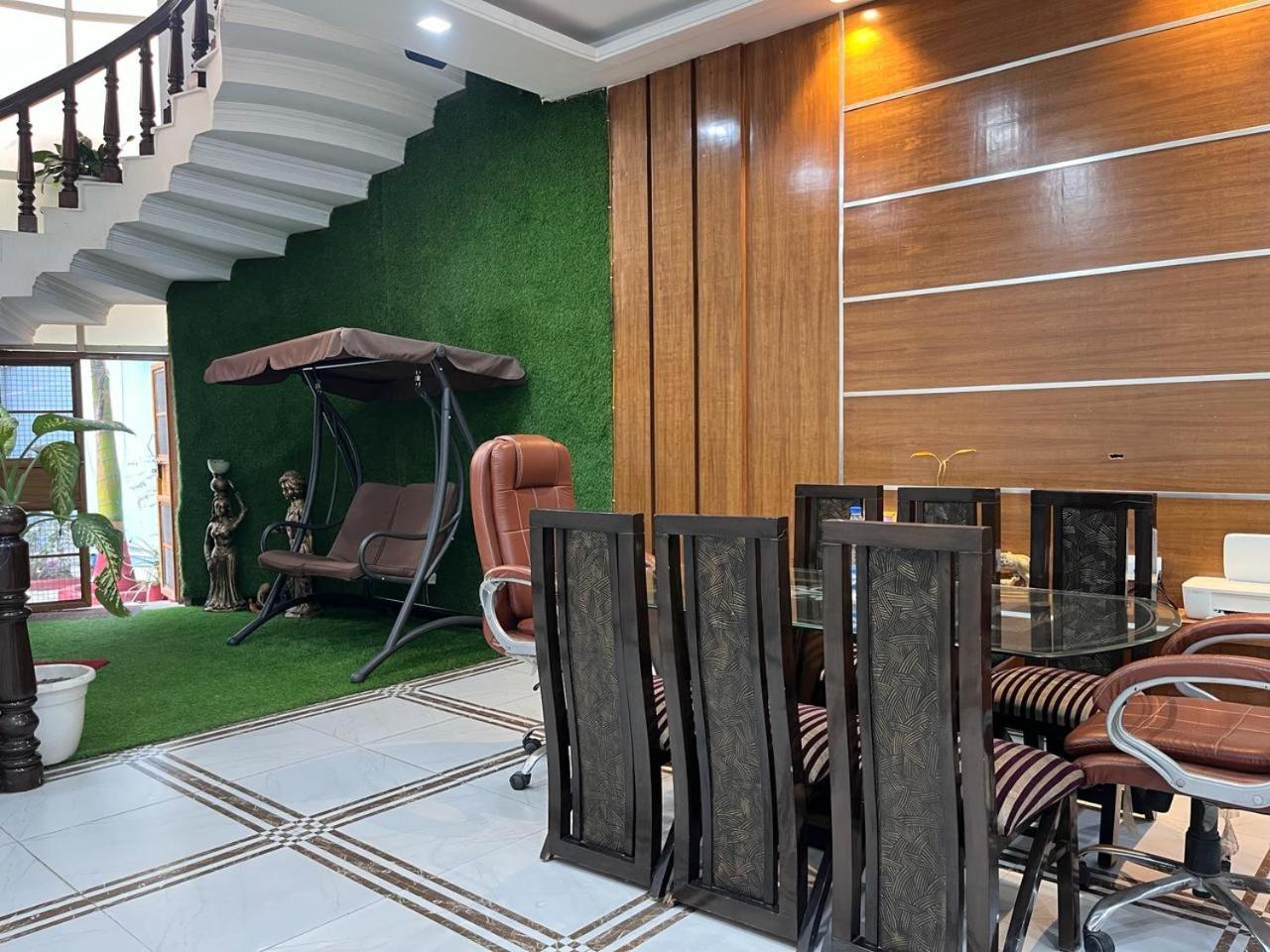 Shreshth Home Stay - Best Family Accommodation - 3Km From Har Ki Pauri, Haridwar, Uttarakhand Eksteriør billede