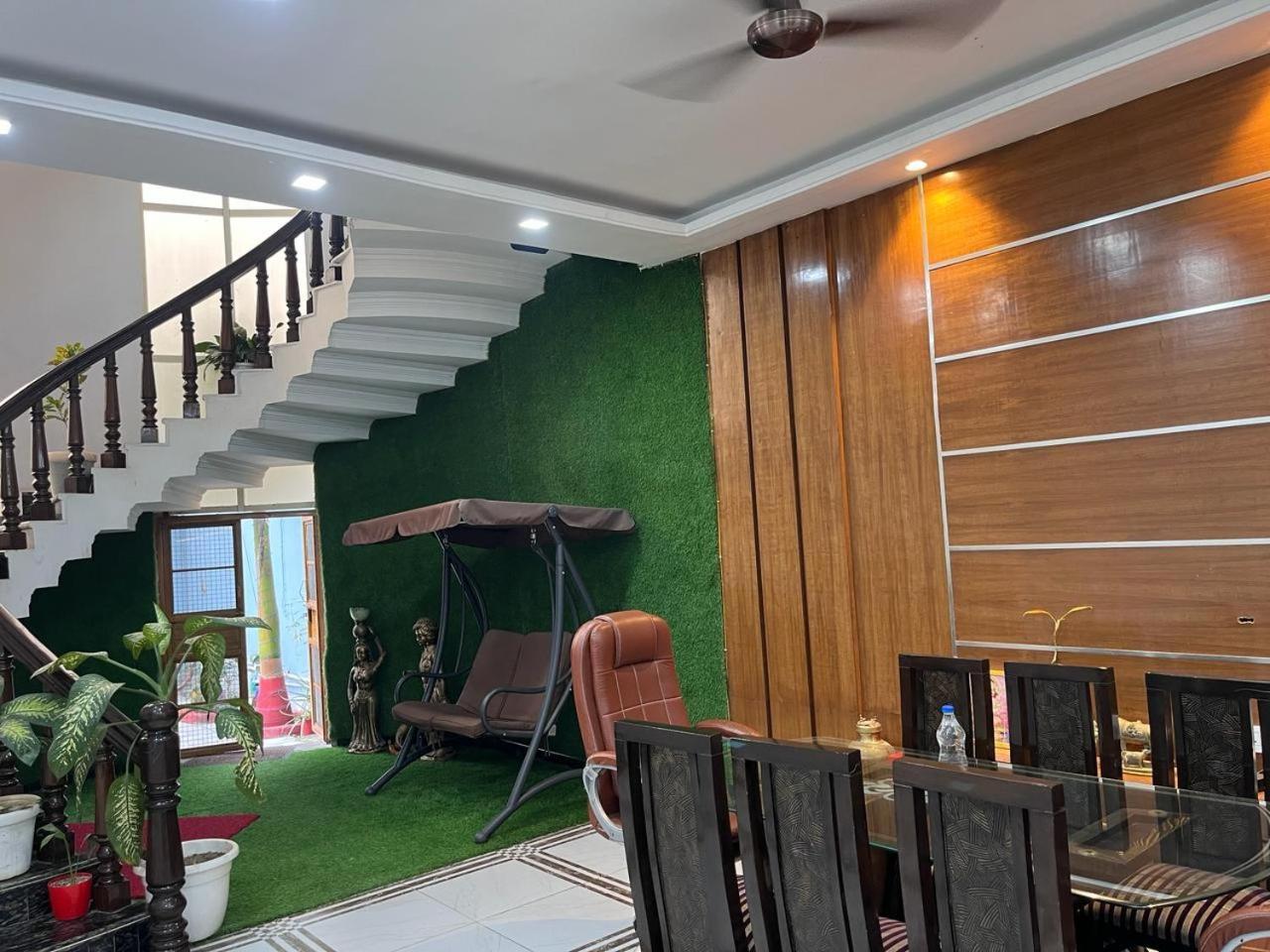 Shreshth Home Stay - Best Family Accommodation - 3Km From Har Ki Pauri, Haridwar, Uttarakhand Eksteriør billede