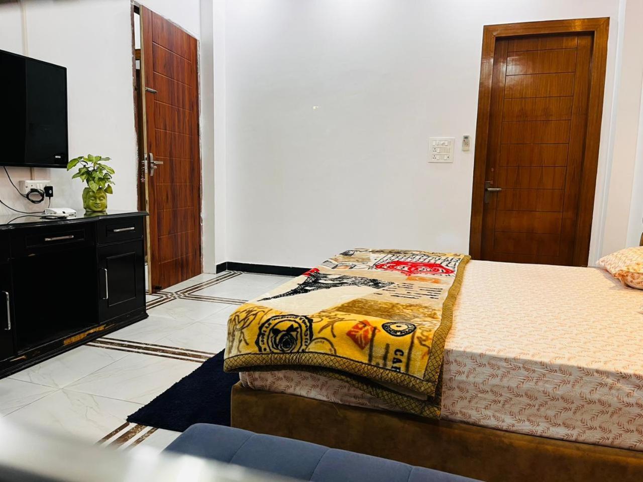 Shreshth Home Stay - Best Family Accommodation - 3Km From Har Ki Pauri, Haridwar, Uttarakhand Eksteriør billede
