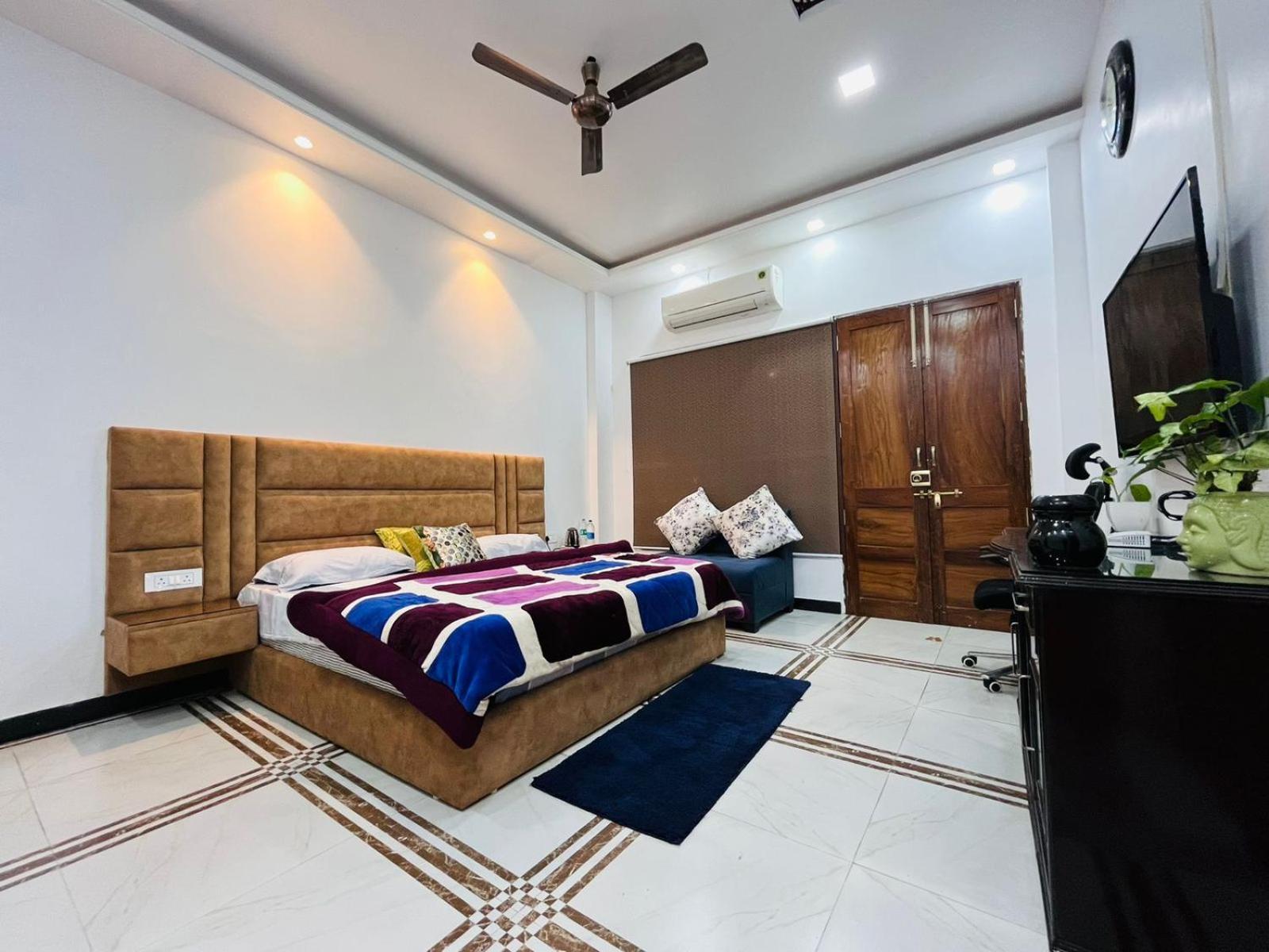 Shreshth Home Stay - Best Family Accommodation - 3Km From Har Ki Pauri, Haridwar, Uttarakhand Eksteriør billede