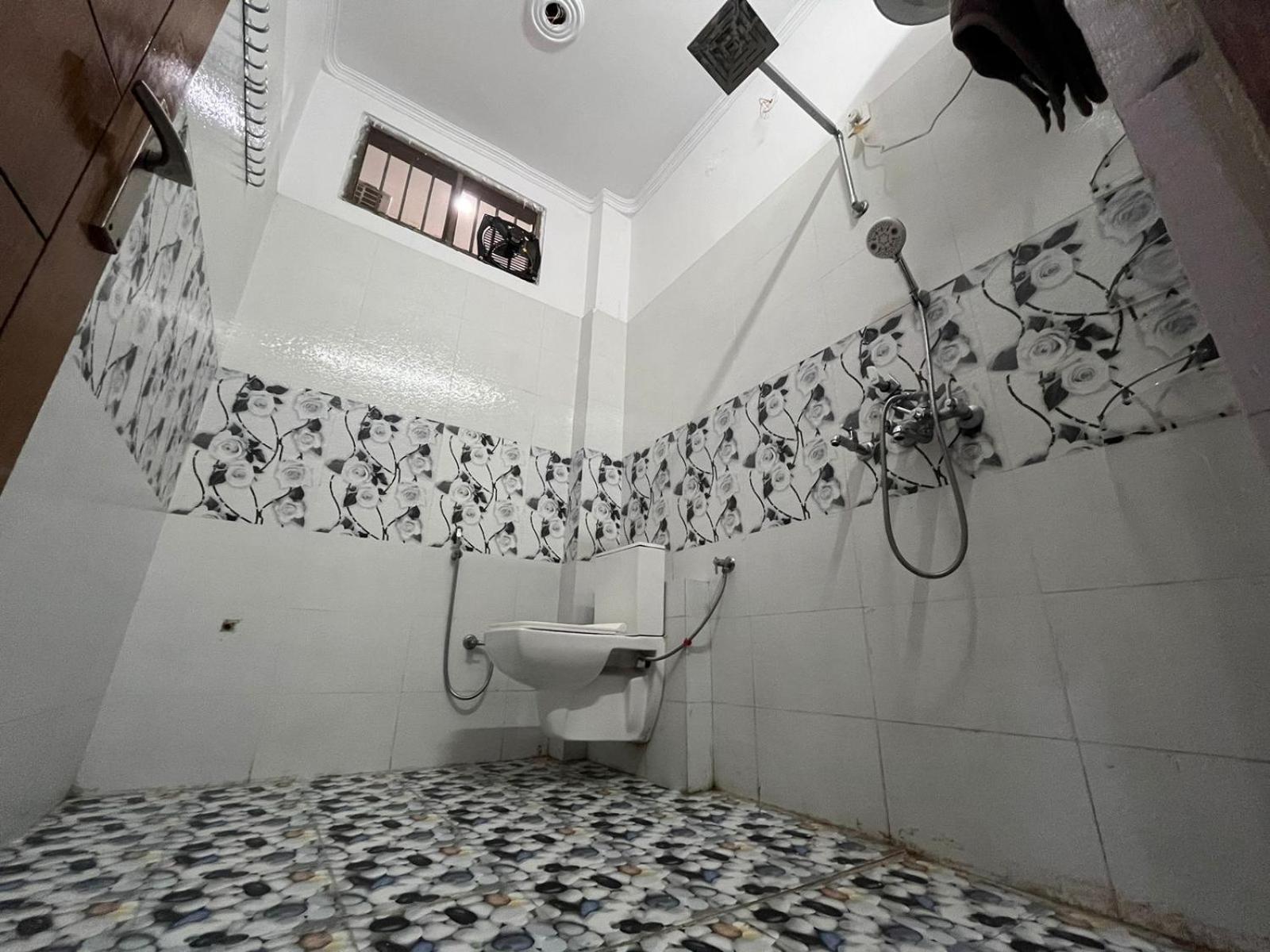Shreshth Home Stay - Best Family Accommodation - 3Km From Har Ki Pauri, Haridwar, Uttarakhand Eksteriør billede
