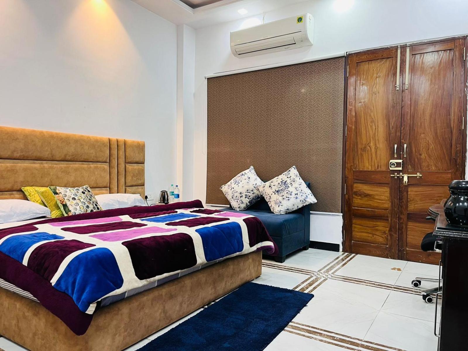Shreshth Home Stay - Best Family Accommodation - 3Km From Har Ki Pauri, Haridwar, Uttarakhand Eksteriør billede