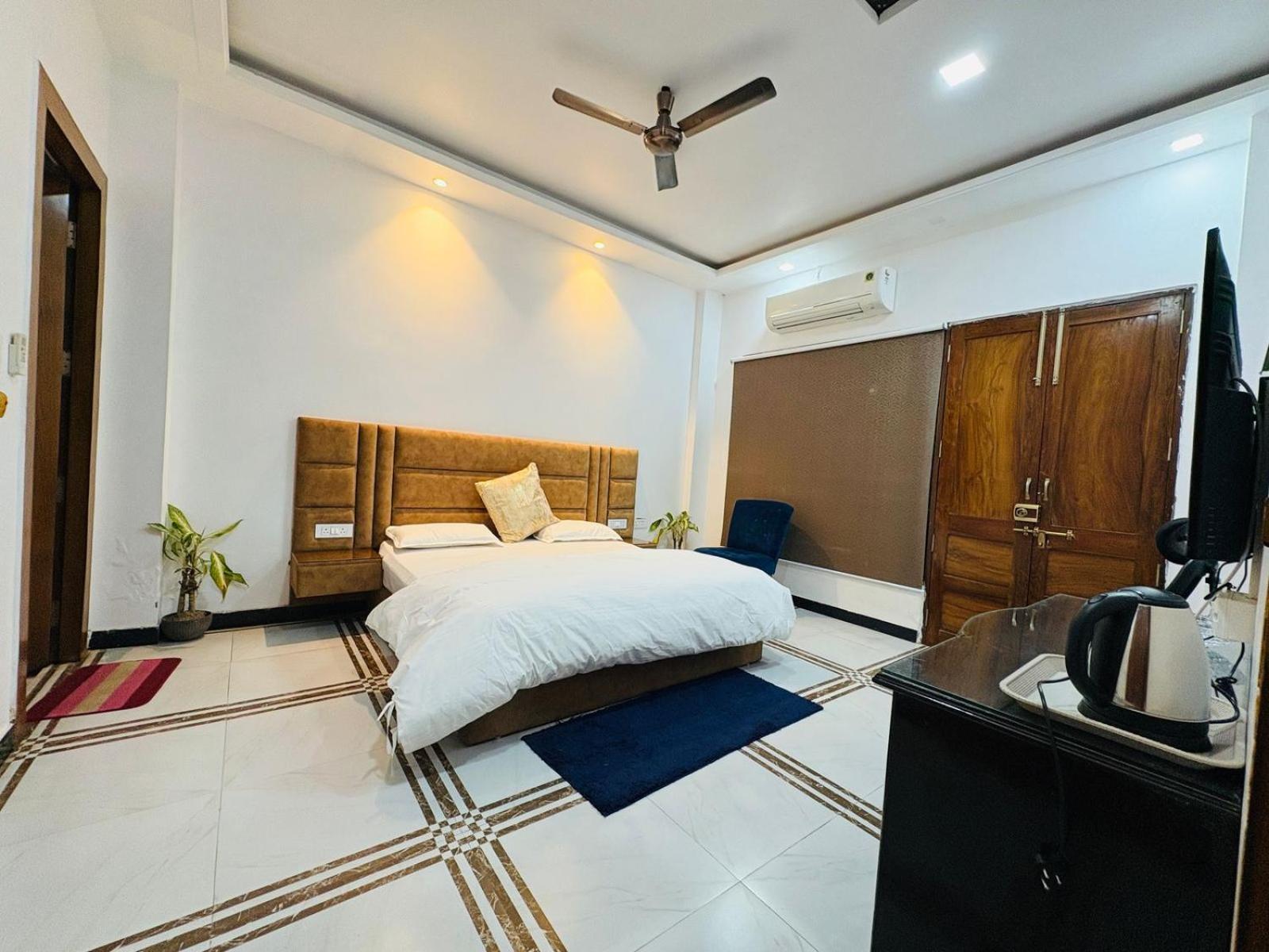 Shreshth Home Stay - Best Family Accommodation - 3Km From Har Ki Pauri, Haridwar, Uttarakhand Eksteriør billede